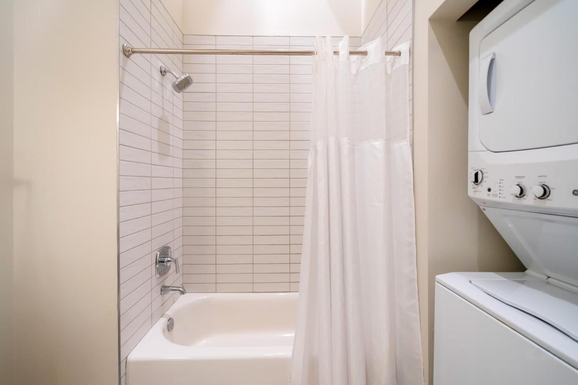 Apartment Bright Unit In Historic #311 *